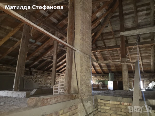 Къща близнак в с. Страшимирово – 200 кв.м обща площ с гараж, склад и висок тавански етаж!, снимка 15 - Къщи - 53094127