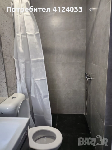 Отдавам под наем студио с тоалетна и баня,кухня,климатик,телевизор,Интернет., снимка 1