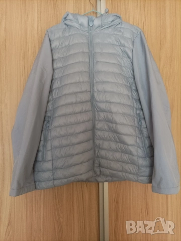 Олекотено яке пролет-есен с качулка и джобове 