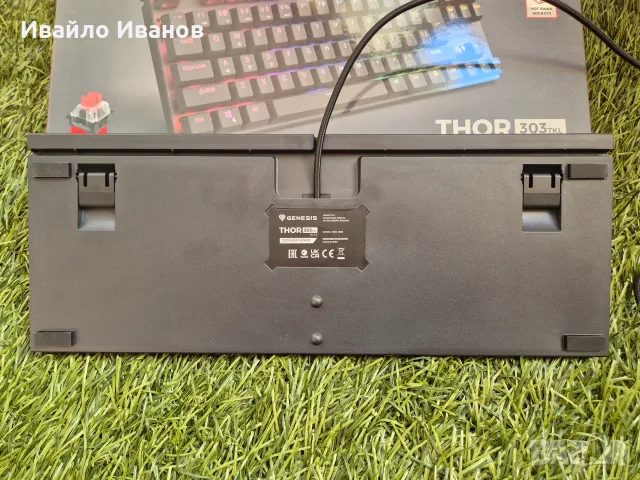 Механична клавиатура Genesis Thor 303 TKL RGB, снимка 3 - Клавиатури и мишки - 55952129