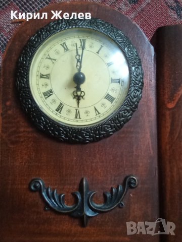 Стар дървен настолен ВИНТИДЖ часовник кварцов 43748, снимка 3 - Декорация за дома - 44335122