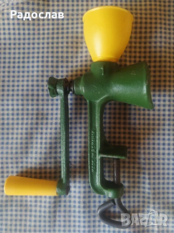 стара мелачка за подправки 