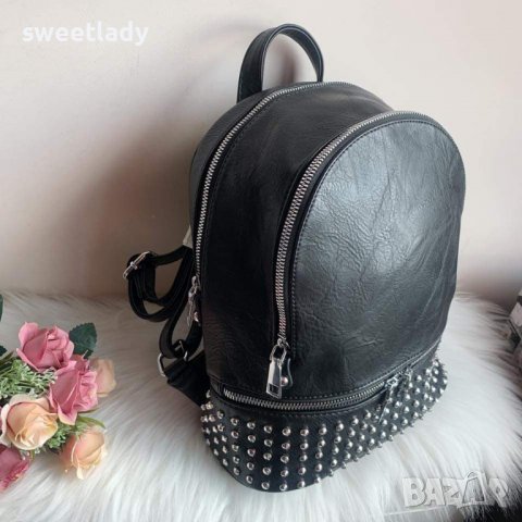 Ултра модна кожена раничка с капси, снимка 2 - Раници - 36651003