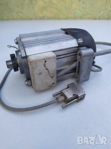 Двигател за шевна машина Pfaff, снимка 3 - Други машини и части - 42369265