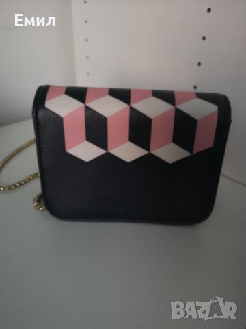 Малка дамска чанта, снимка 2 - Чанти - 38944088