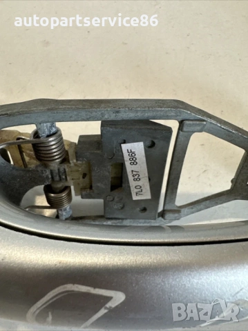Външна дръжка за предна дясна врата, сребриста за Volkswagen Touareg (08-2010) 7L0839886B, снимка 2 - Части - 54165201