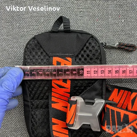 Оригинална Nike Малка Чантичка Черна През Рамо, снимка 6 - Чанти - 56184834