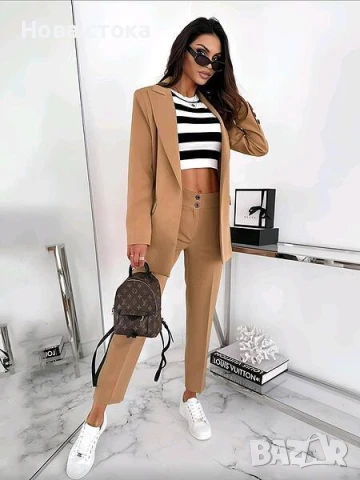 Спортно елегантен бежов дамски костюм / Италианско производство/