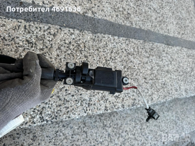 Машинка за оптягане на предните колани на Ауди Audi A8 D4 H4 само за 50лв. 4h0857833, снимка 3 - Части - 52902777