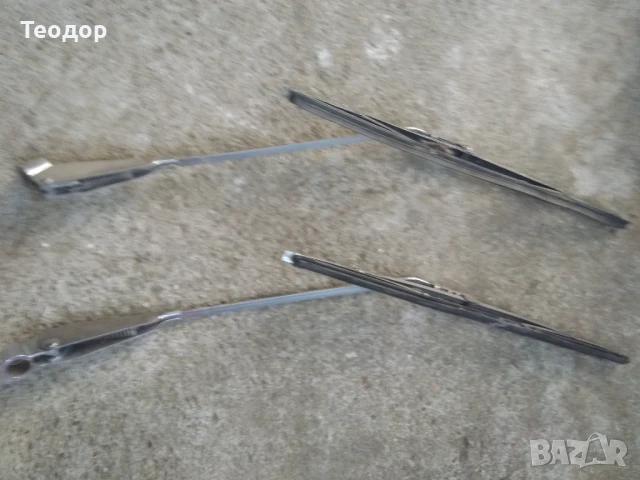 Продавам рамена за чистачки за Лада 