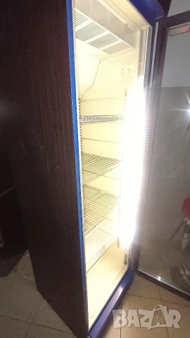 Хладилна витрина