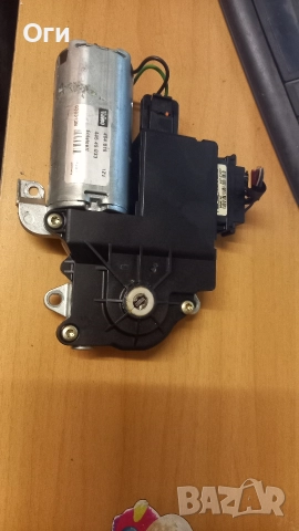 Моторче шибидах за Опел Мерива 445 49 033, снимка 1 - Части - 52839511