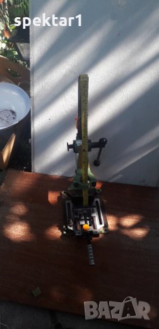 маркова стойка за бормашина на рейка с менгеме