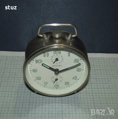 Немски механичен будилник Peter, снимка 2 - Антикварни и старинни предмети - 52886787