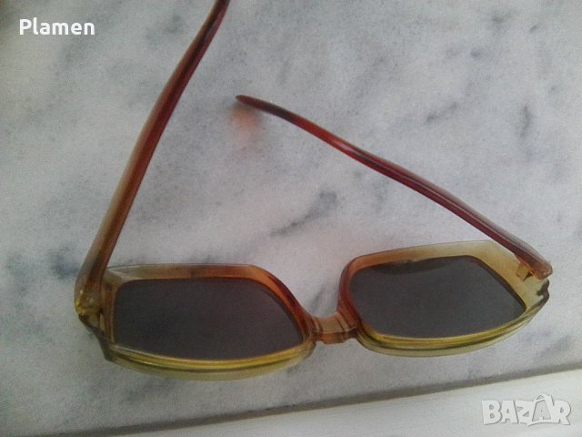 Стари тъмни противослънчеви очила, снимка 2 - Слънчеви и диоптрични очила - 30673371