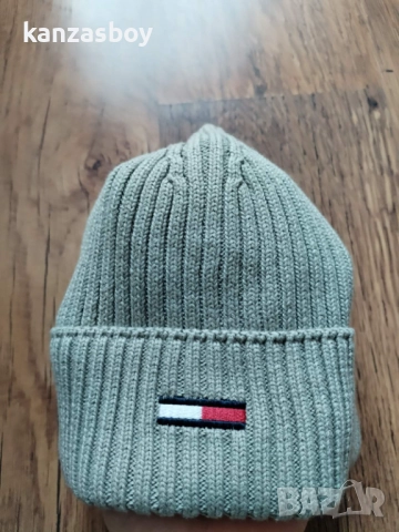 Tommy Hilfiger - страхотна зимна шапка КАТО НОВА, снимка 3 - Шапки - 52654910