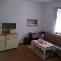 Продавам къща в село Сечище област Шумен община Нови Пазар , снимка 5 - Къщи - 35634139