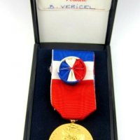 Франция-Почетен медал на труда 3-та степен-Оригинал-Позлата-Сребро, снимка 1 - Колекции - 34358615