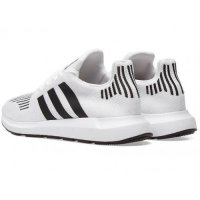 Мъжки маратонки Adidas Swift Run, снимка 2 - Маратонки - 33759360