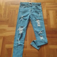Модерни дънки, снимка 1 - Детски панталони и дънки - 32165180