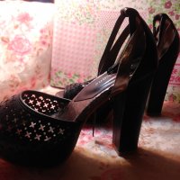 Уникални черни сандали на висок ток - естествена кожа., снимка 3 - Дамски обувки на ток - 29819070