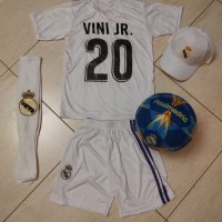 Екип + Шапка+Калци+топка ВИНИ 2023г Реал Мадрид Real Madrid VINI JR Винисиус, снимка 1 - Футбол - 37553480