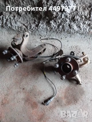 Шенкел главина предни ляв десен за Форд Фиеста 2007г 1.4 TDCi 68k.с брой 30лв, снимка 1