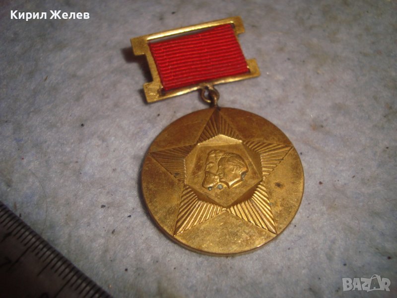 30 ГОДИНИ от СОЦИАЛИСТИЧЕСКАТА РЕВОЛЮЦИЯ в БЪЛГАРИЯ СОЦ НРБ ПОЗЛАТЕН ЮБИЛЕЕН МЕДАЛ 26019, снимка 1