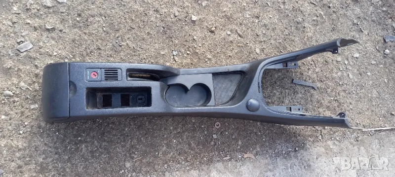 Централна конзола / барче за Peugeot 307, снимка 1