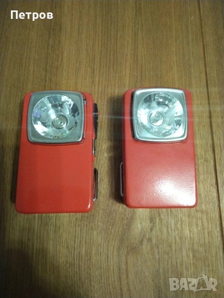 Продавам 2 броя нови метални фенерчета, които работят с плоска батерия 4,5 V. за 20 лв. , снимка 1