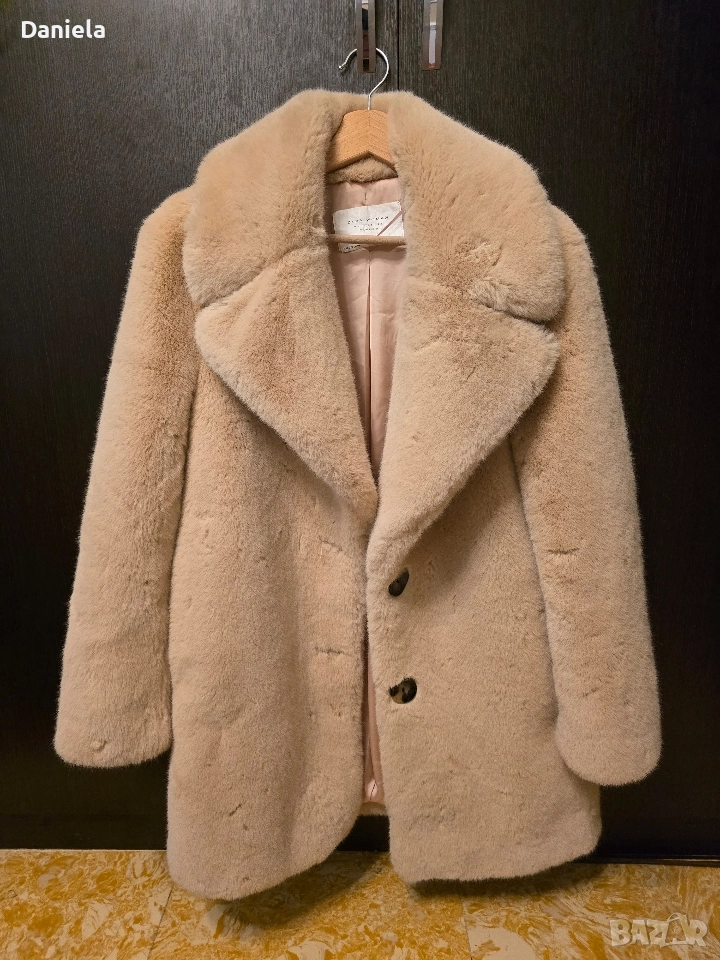 Пухкаво светло розово палто на ZARA, снимка 1