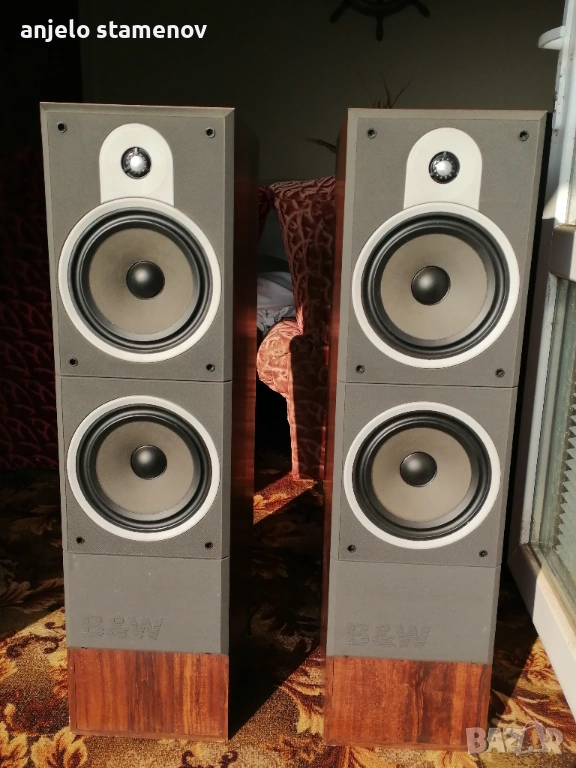 Колони В&W, снимка 1