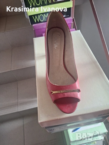 нови обувки естествена кожа,отворени отпред 