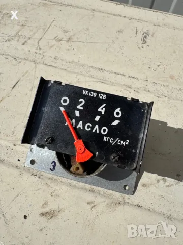 Уред табло за масло УК139 12в GAZ ГАЗ 24 Волга 24 НОВ СССР