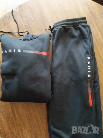 Спортен екип-суичър с качулка и долнище