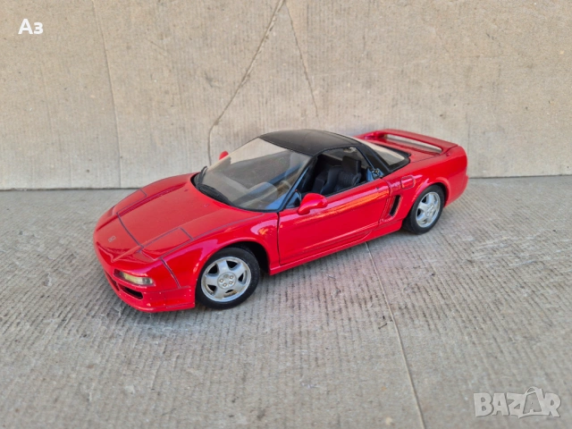Honda NSX 1:18 Revell червен Хонда НСХ Acura, снимка 2 - Колекции - 53877369