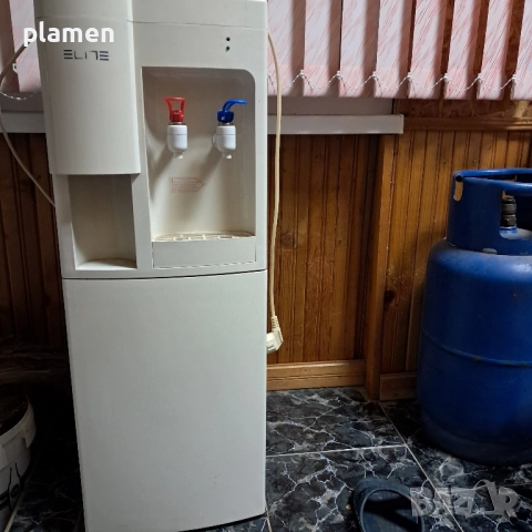 диспенсър за вода  елит