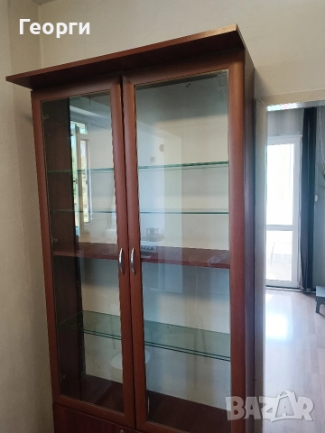 шкаф витрина 