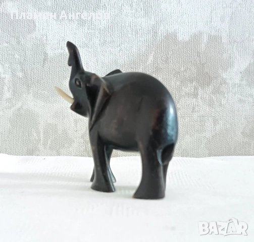 Ръчно резбована африканска фигурка на слон. Масивно дърво и кост. , снимка 3 - Антикварни и старинни предмети - 54210585