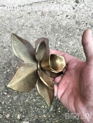 Бронзов свещник, снимка 4 - Антикварни и старинни предмети - 52366154