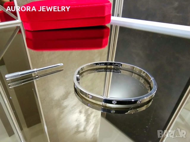 CARTIER Love White Gold 10 Diamonds Small Model Гривна с Отверка, снимка 5 - Гривни - 52821308