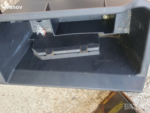 кори за багажник бмв е36 седан кора над резервната гума  лайсна странични кори капаци стопове , снимка 12 - Части - 42106272