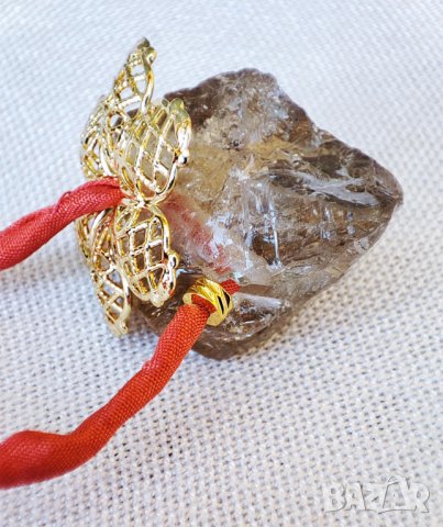 Коприна, злато и естествен кристал, снимка 13 - Колиета, медальони, синджири - 40150943