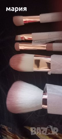 Четки за грим Notino  и несесер, снимка 3 - Комплекти и лотове - 39304127