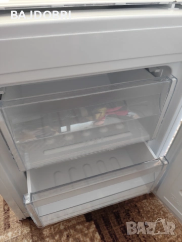 Хладилник Indesit , снимка 8 - Хладилници - 54170700