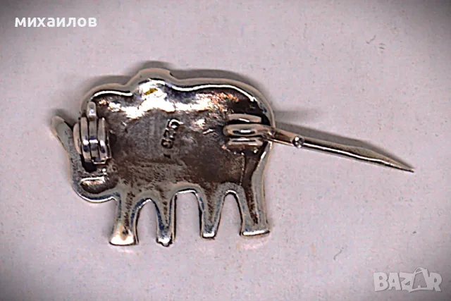 Брошка с марказити, снимка 2 - Колиета, медальони, синджири - 56145018