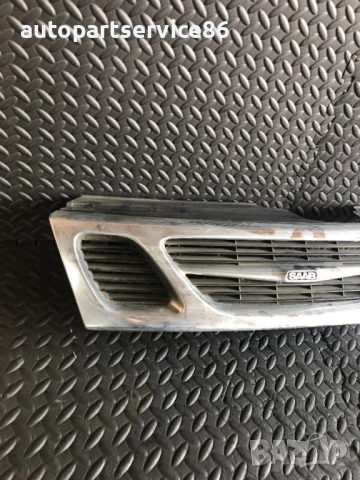 Предна решетка хром за Saab 9-5 (2001) 583000002 4677217, снимка 2 - Части - 54303412
