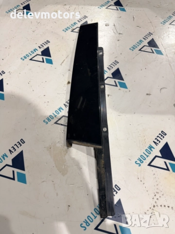 8V5837902 лайсна за предна дясна врата от Audi A3 1.0 TFSI, двигател CHZ, ск. кутия DSG 7 , снимка 2 - Части - 52691444