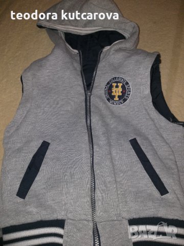 Двулицево яке със свалящи се ръкави, снимка 3 - Детски якета и елеци - 34027594