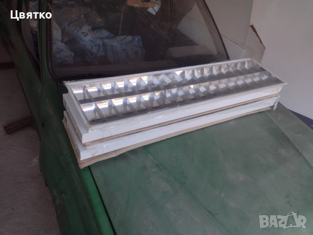 Продавам нови луминисцентни лампи  по три бр. в кашони